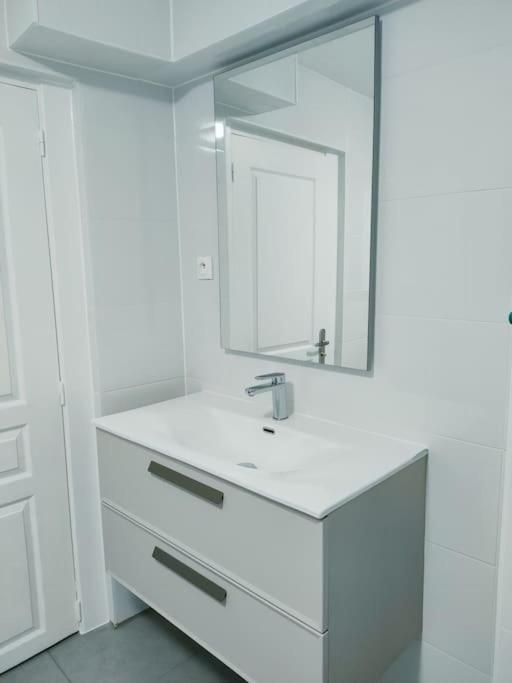 # Appartement Charmant 75 M2 Parking Gratuit 奥贝奈 外观 照片