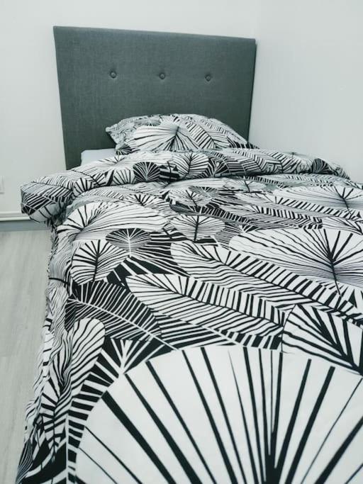 # Appartement Charmant 75 M2 Parking Gratuit 奥贝奈 外观 照片