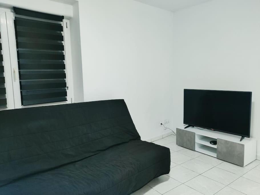 # Appartement Charmant 75 M2 Parking Gratuit 奥贝奈 外观 照片